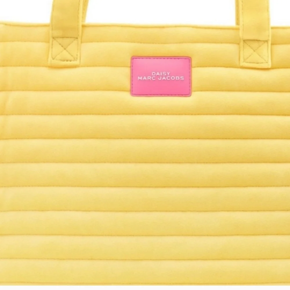 Marc Jacobs Murakami Daisy Umbrella w/bonus Tote Bag - Picture 5 of 8